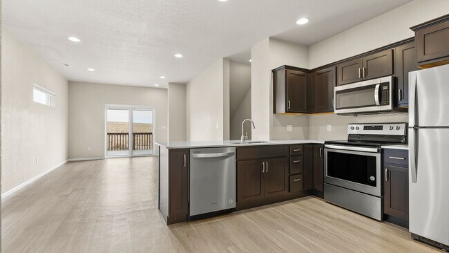 Foto del edificio - Unfurnished | Summerland Twinhomes | Waterloo | Near Lost Island Waterpark