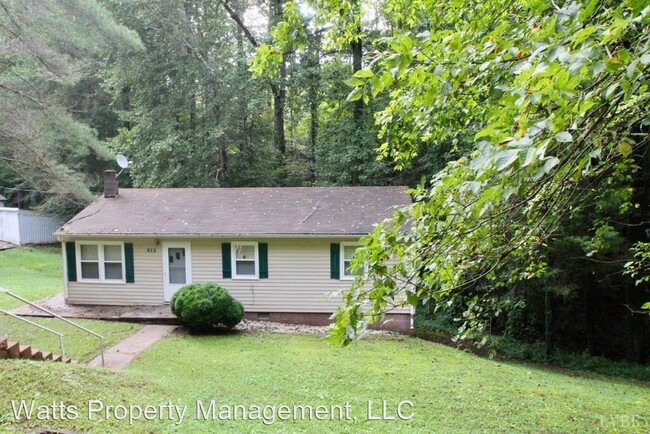 Foto del edificio - 3 br, 1 bath House - 137 Central Street