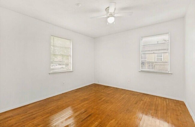 Building Photo - 10125 Muskogee Dr