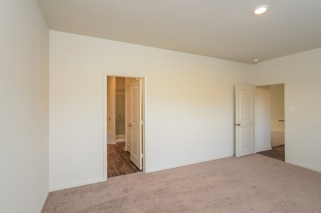 Building Photo - 7111 Aaron Jordan Dr