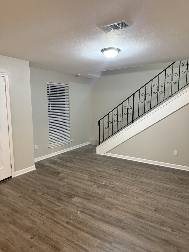 Dining room - 1010 Chemin Dr