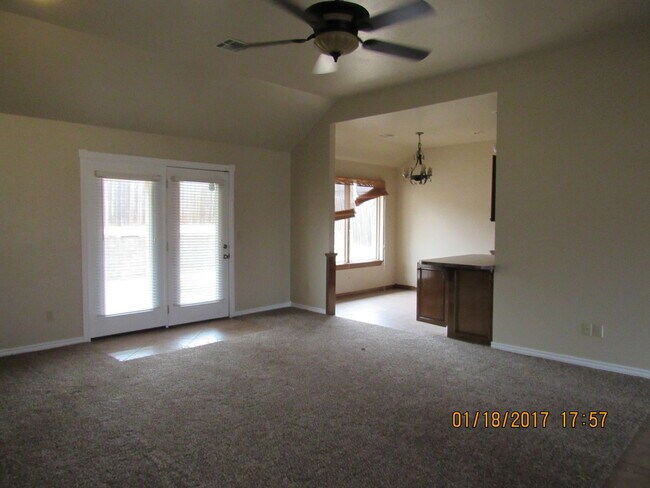 Foto del edificio - BEAUTIFUL HOME IN WOLFCREEK AREA!!!