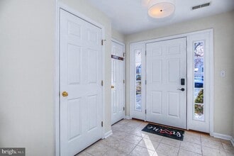 Building Photo - 10159 Elgin Way