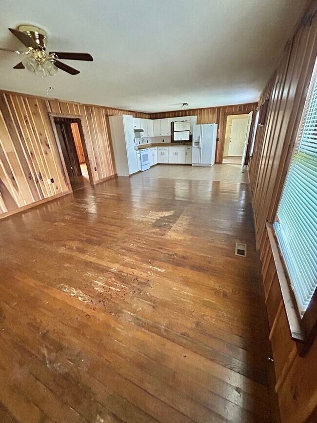 Foto del edificio - Maryville 37801 - 2 bedroom 1 bath - conta...