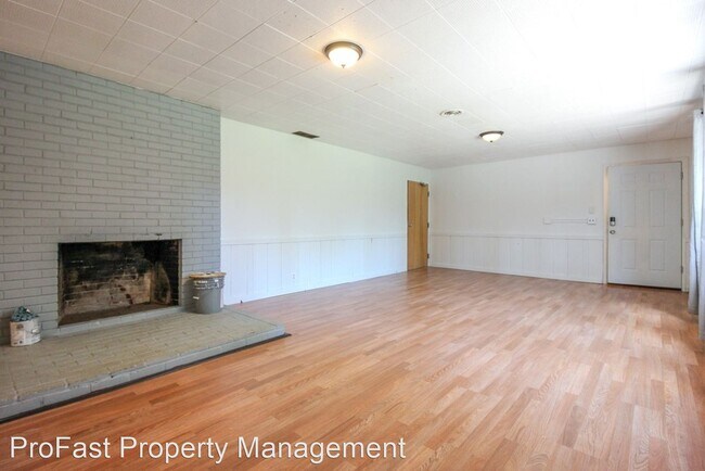 Building Photo - 2 br, 1 bath House - 160 SW Towle Ave