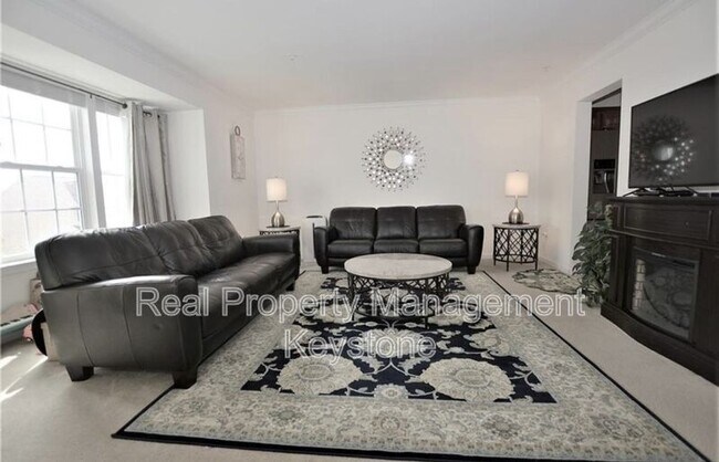 Building Photo - 261 Corey Dr