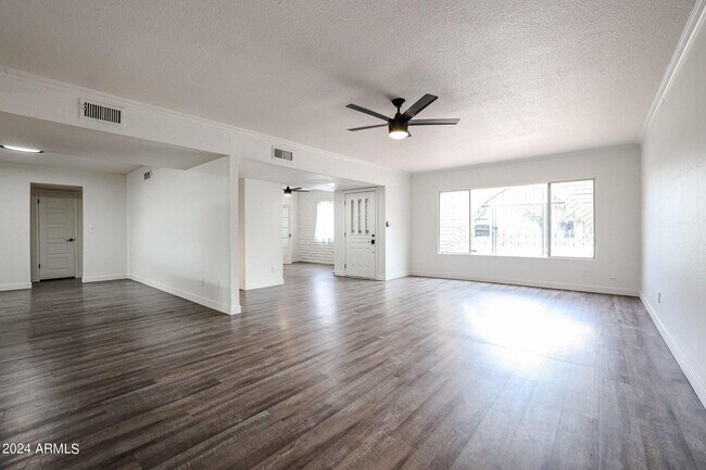 Foto del edificio - 1803 W Maryland Ave