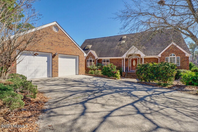 Building Photo - 124 Golf Terrace Dr