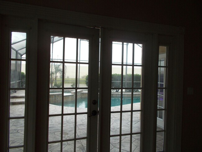 Building Photo - 546 Wechsler Circle
