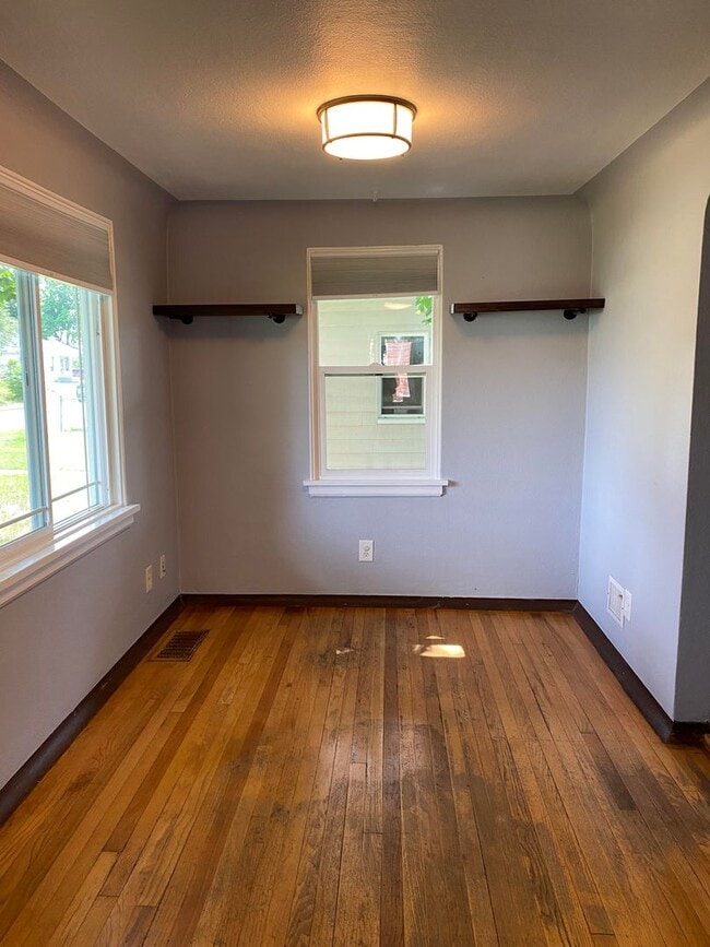 Building Photo - 3 Bed / 2 Bath House in North Spokane
