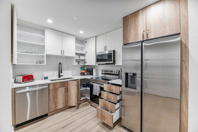 Foto del edificio - 7200A N Claremont Ave