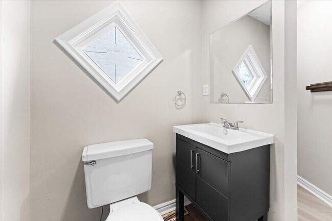 Foto del edificio - 647 Elm St