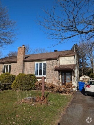 Building Photo - 225 Rue Pierre-Laporte