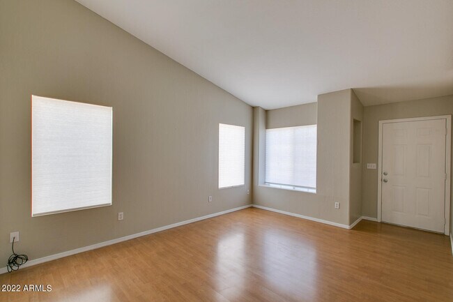 Building Photo - 530 N Jackson St