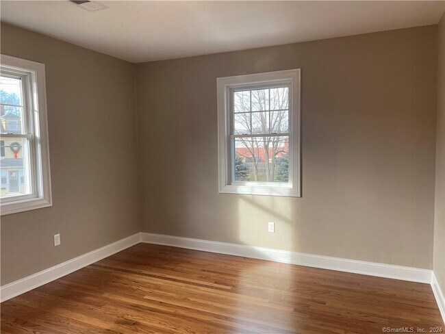 Foto del edificio - 45 Old Turnpike Rd