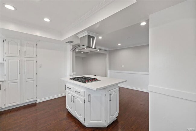 Building Photo - 17061 Germain St