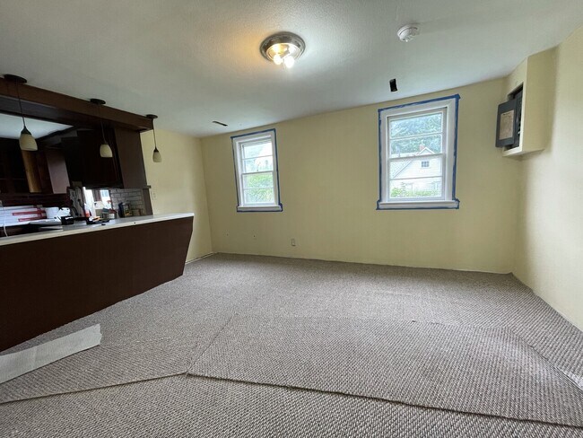 Foto del edificio - Cozy 3 Bedroom House, Available Now