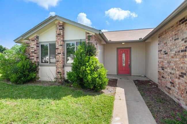 Building Photo - 13313 Briar Hollow Dr