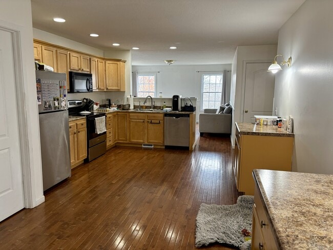 Building Photo - 12 Picardy Pl