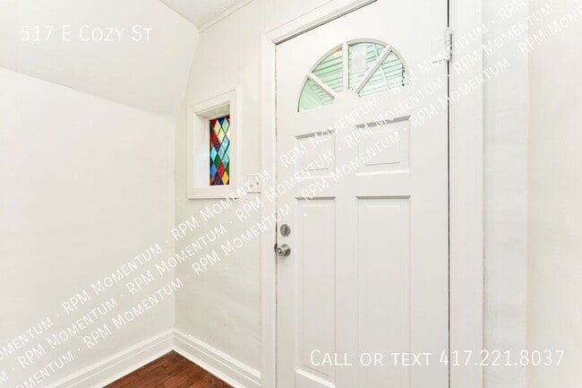 Building Photo - 517 E Cozy St