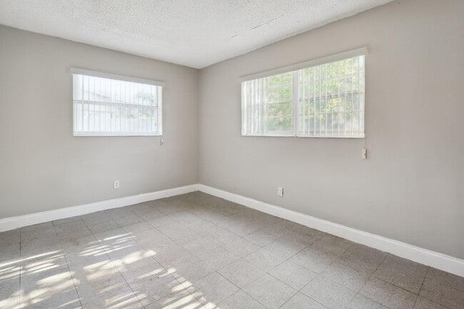 Building Photo - 1281 NW 30th Ave