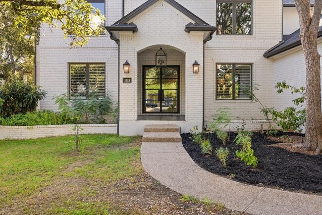 Foto del edificio - 1213 Grosvener Ct