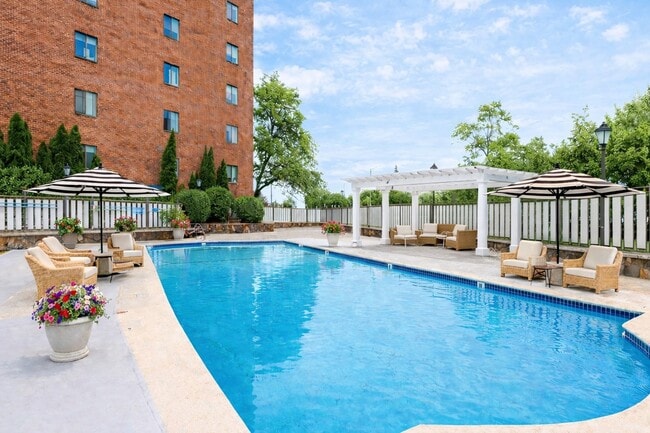 Building Photo - Ocean Point Apartments