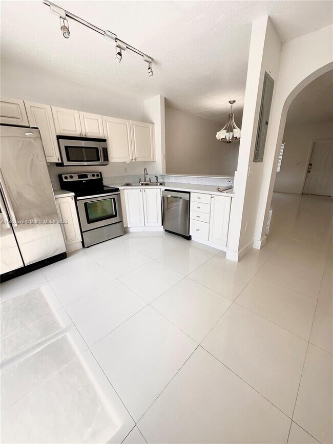 Foto del edificio - 17046 SW 137th Pl