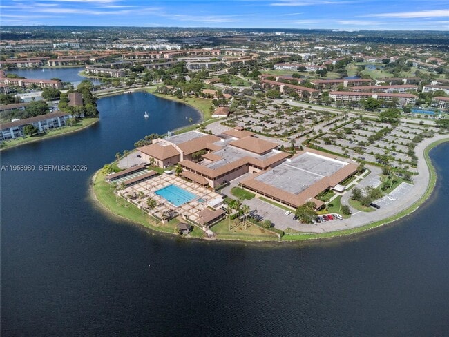 Foto del edificio - 12950 SW 13th St