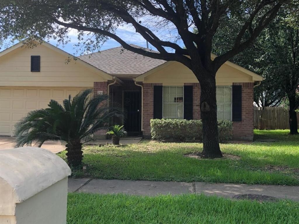 Primary Photo - 714 N Vista Dr