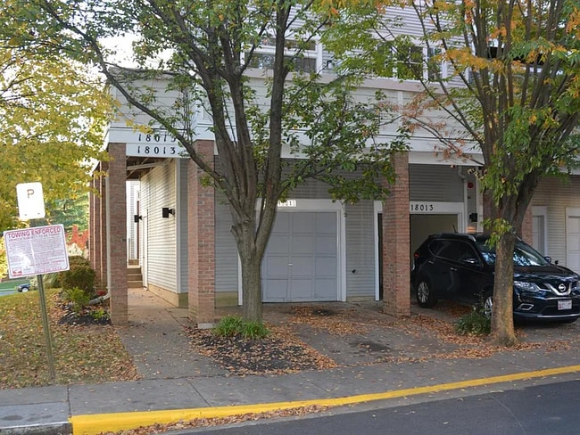 Building Photo - 18013 Royal Bonnet Cir