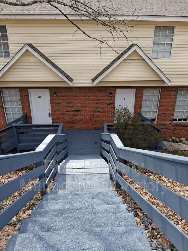 Foto principal - 1713 6th Pl Cir NW
