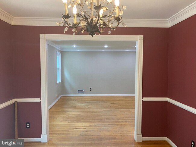 Building Photo - 8706 Braeburn Dr