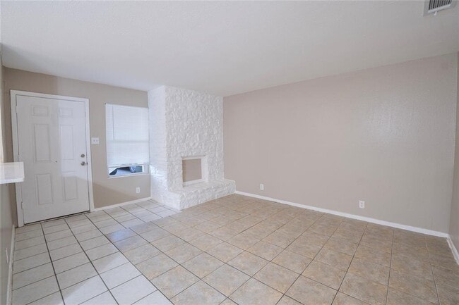 Building Photo - 10309 Brownie Dr