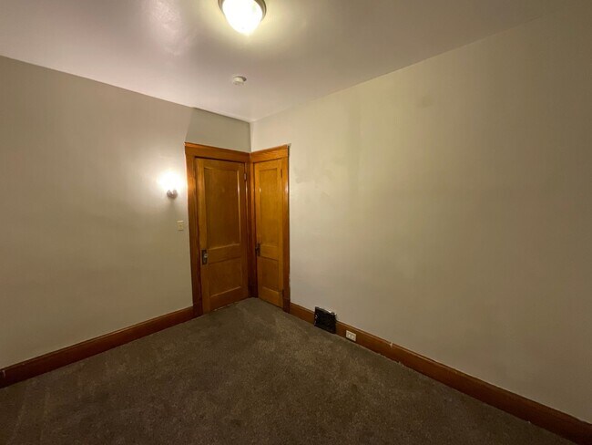 Building Photo - 3820 Riverside Avenue