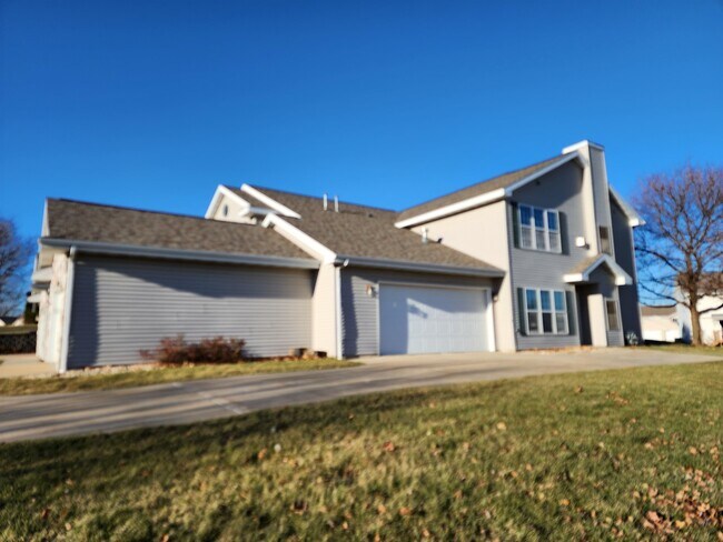 Foto del edificio - 3076 Selkirk Dr