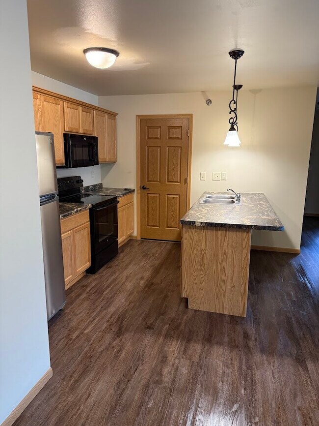 Foto del edificio - Berry Pointe Luxury Apartments