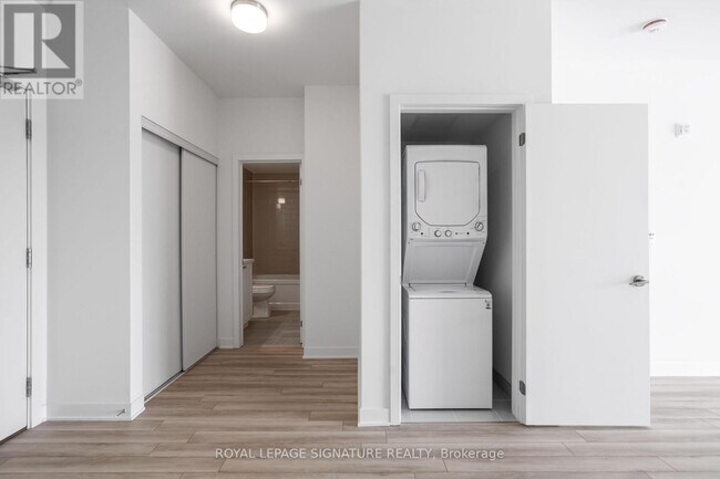 Photo du bâtiment - 51 Clarington Blvd