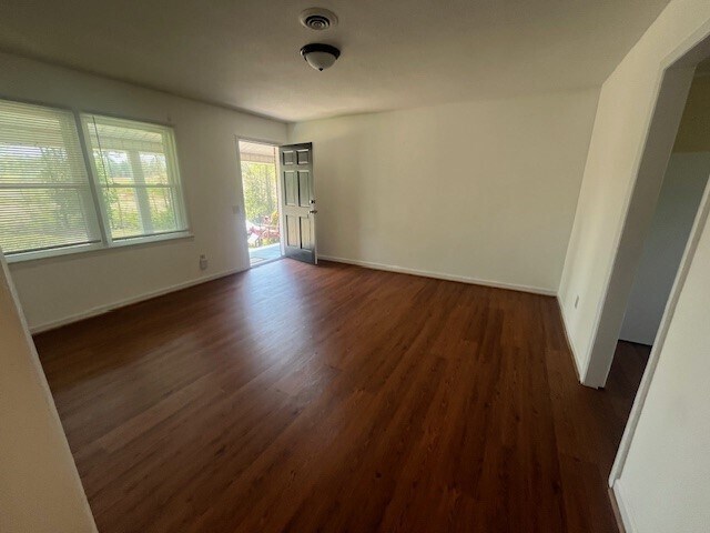 Foto del edificio - 338 Pelham Creek Dr