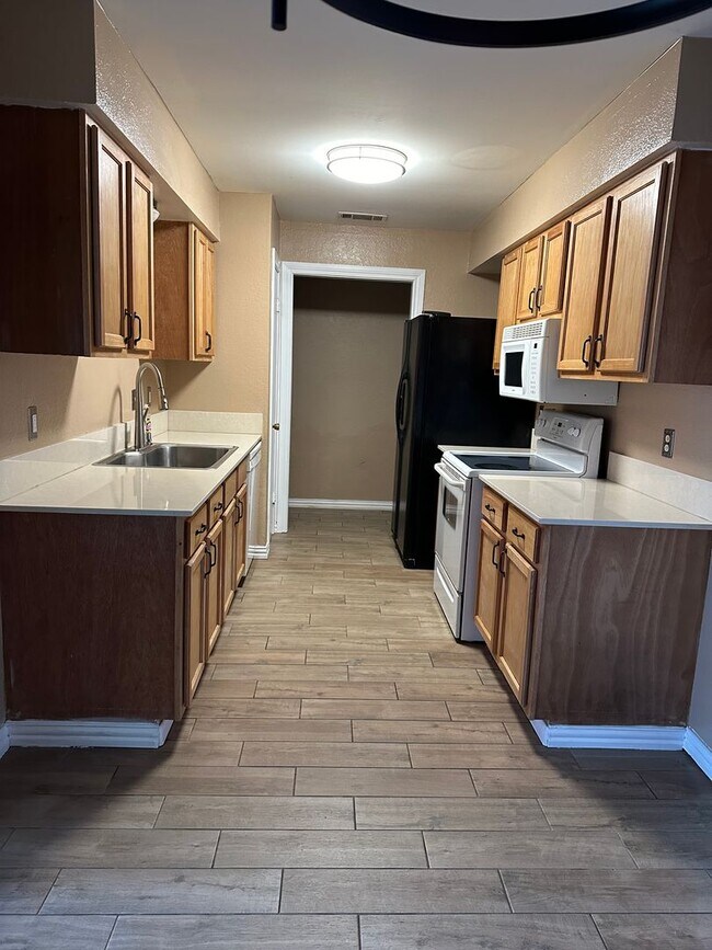 Foto del edificio - 2 Bedroom MISD House with Garage