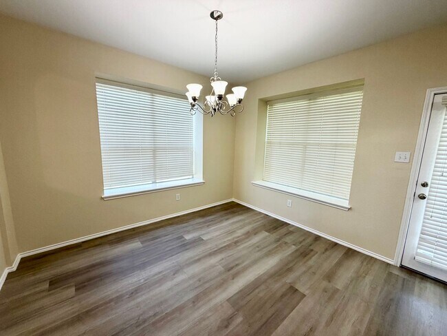 Building Photo - 4 Bedroom in Midway ISD on an oversized lot!