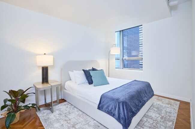 Building Photo - 15 W 53rd St