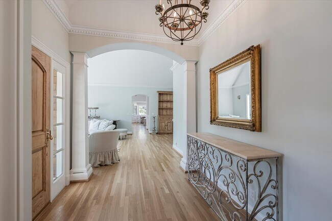 Building Photo - Stunning Los Altos Hills Estate