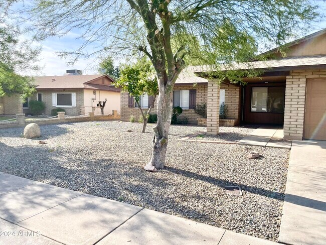 Building Photo - 4640 W Ruth Ave