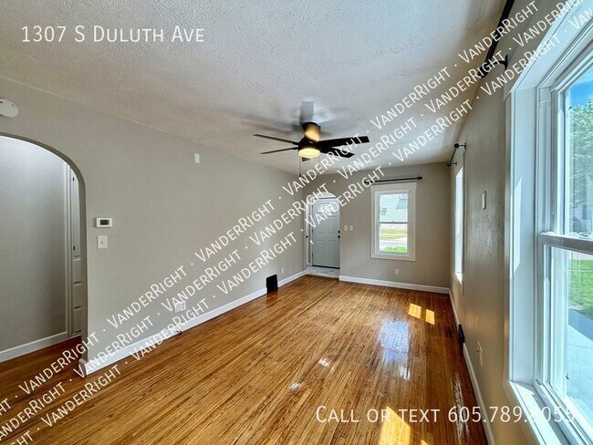 Foto del edificio - 1307 S Duluth Ave