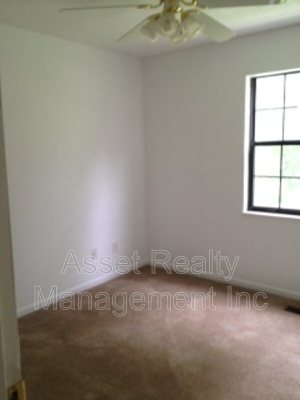 Building Photo - 1817 Sedgewick Dr