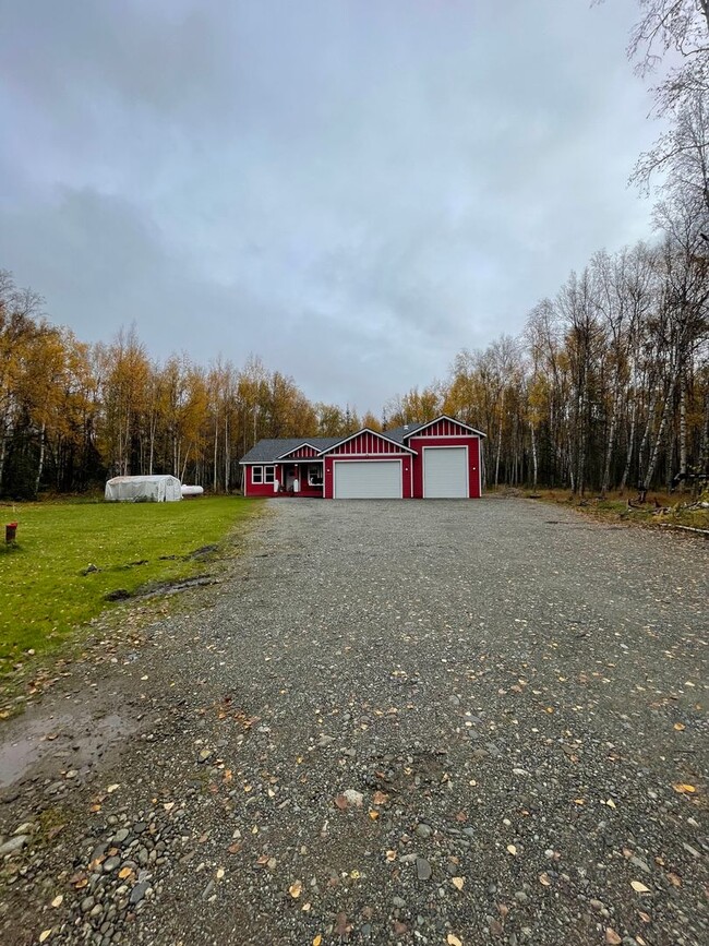 Building Photo - 3 Bedroom 2 Bath Ranch + HUGE Garage in Wa...