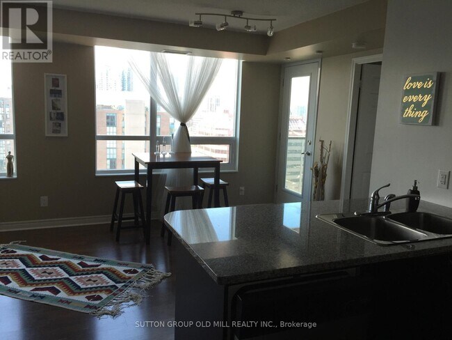 Building Photo - 208-2208 Enfield Pl
