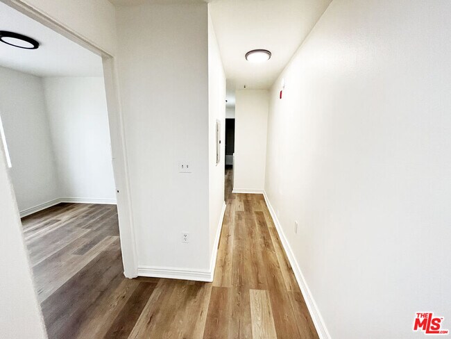 Foto del edificio - 2637 S Manhattan Pl