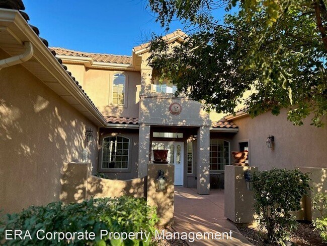 Building Photo - 5 br, 6.5 bath House - 584 W. Mariposa
